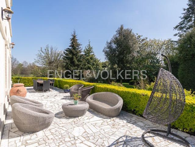Villa avec piscine et terrasse