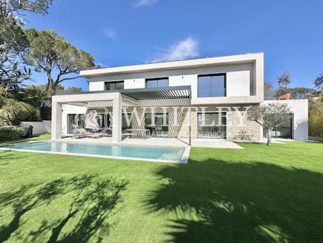 Villa avec piscine et terrasse