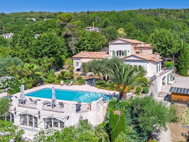 Villa avec piscine en bord de mer