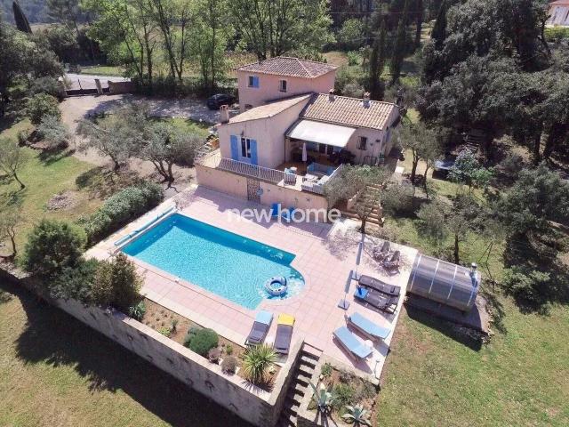 Villa avec piscine et une belle vue 126m² Lorgues