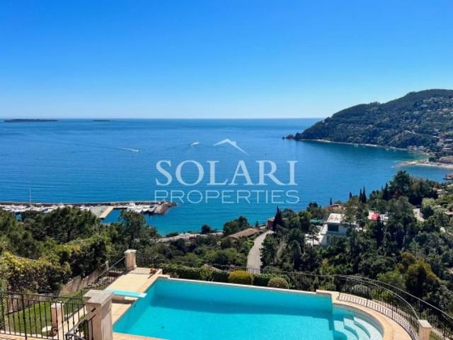 Villa avec piscine et vue mer panoramique à Theoule Baie de Cannes