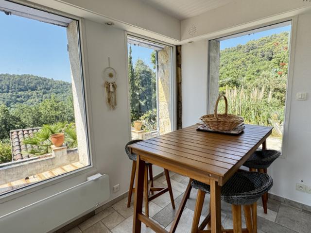 Villa avec piscine et vue dégagée Entre Grasse et Cabris