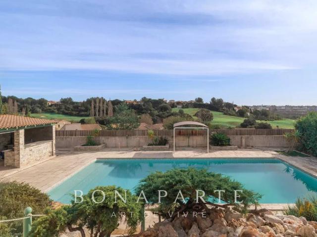 Villa avec piscine et vue golf à Juvignac – 190 m² aux porte. 160m² Juvignac