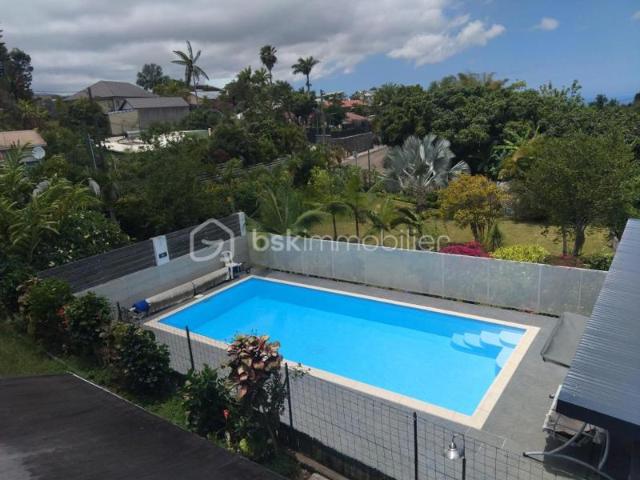 Villa avec piscine jacuzzi et grand jardin à l'île de la Réunion