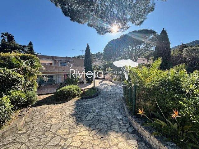 VILLA AVEC PISCINE QUARTIER RESIDENTIEL