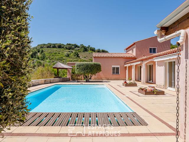 Villa avec piscine, vue panoramique et jardin paysagé à Narbonne