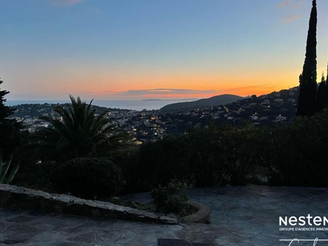 EXCLUSIVITÉ Villa Provençale rénovée avec vue mer imprenable à Cavalaire