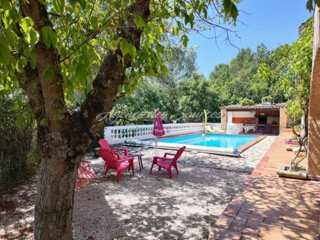 Villa avec T2 et piscine sur 9 254 m² de terrain à BRAS