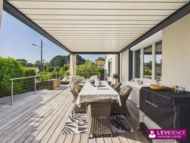 Villa avec terrasse