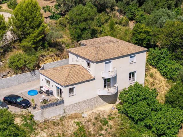 Villa avec terrasse