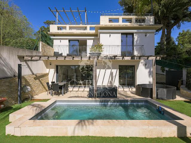 Villa en bord de mer avec terrasse
