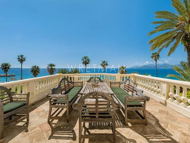 Villa avec terrasse