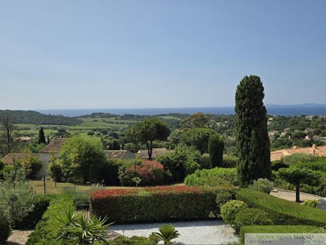 Villa avec terrasse