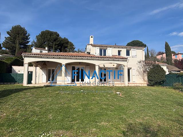 Villa avec terrasse