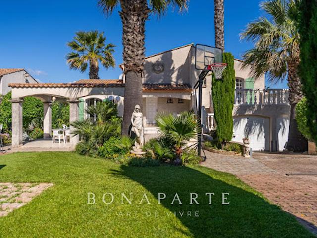 Villa avec terrasse