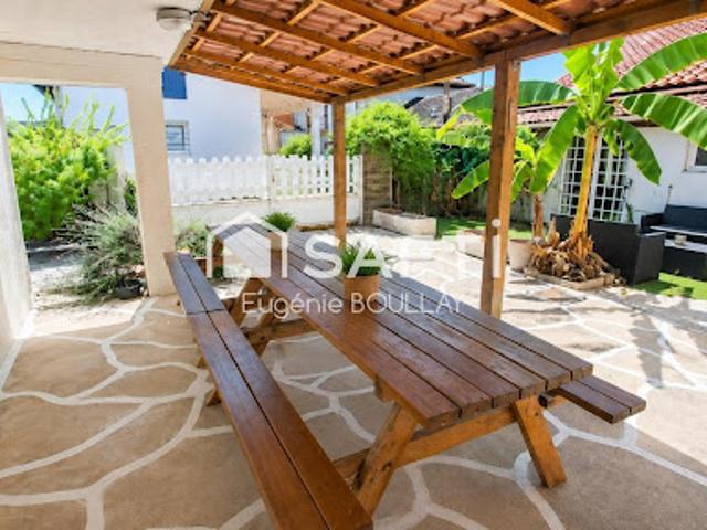 Villa avec terrasse