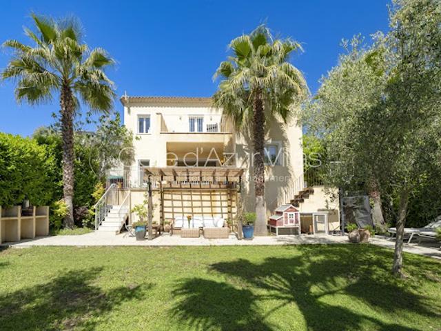 Villa avec terrasse