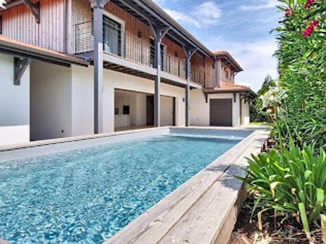Villa avec terrasse