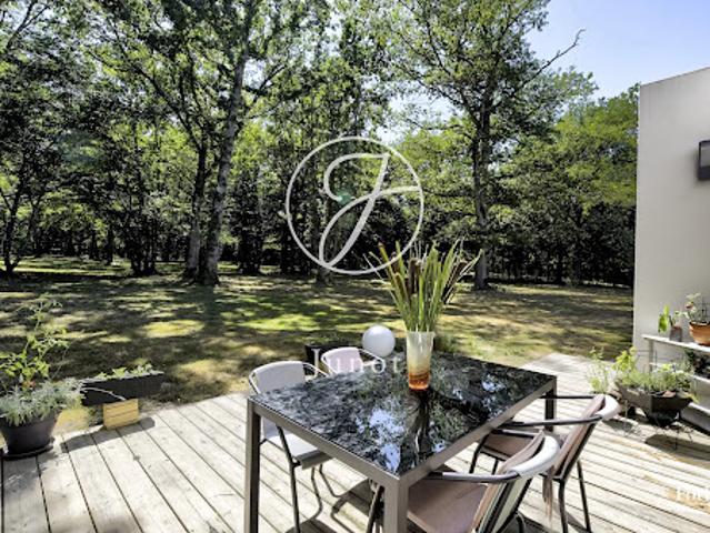Villa avec jardin et terrasse