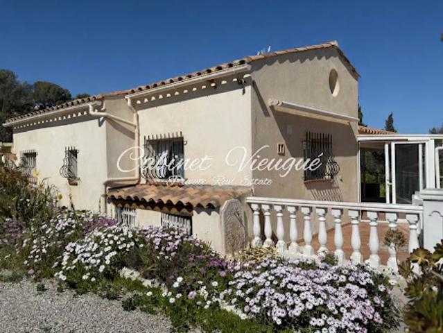 Villa avec terrasse