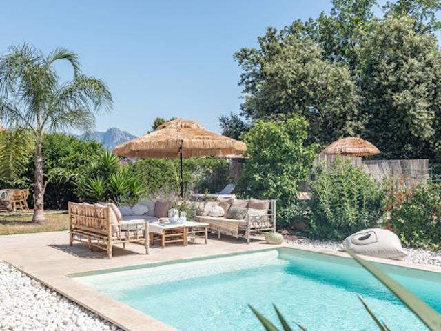Villa avec terrasse