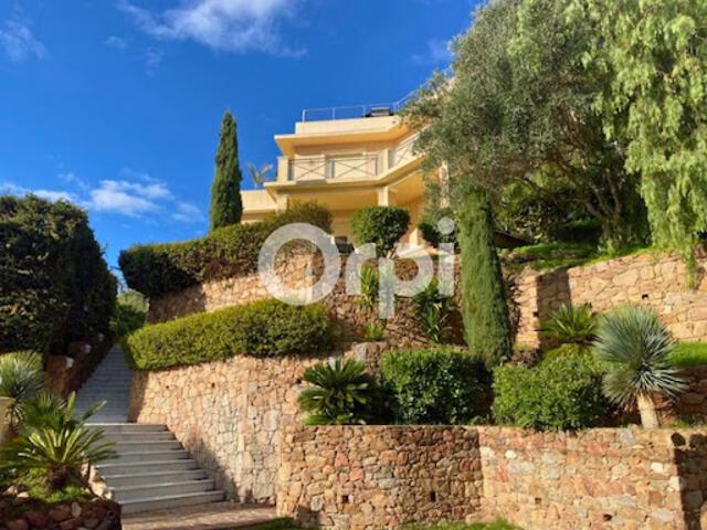 Villa avec terrasse