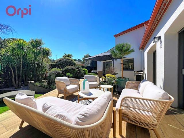 Villa avec terrasse