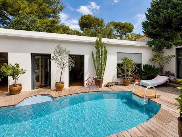 Villa avec terrasse