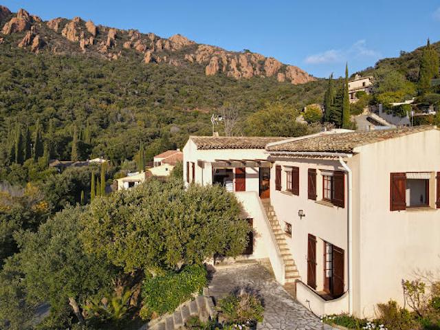 Villa avec terrasse
