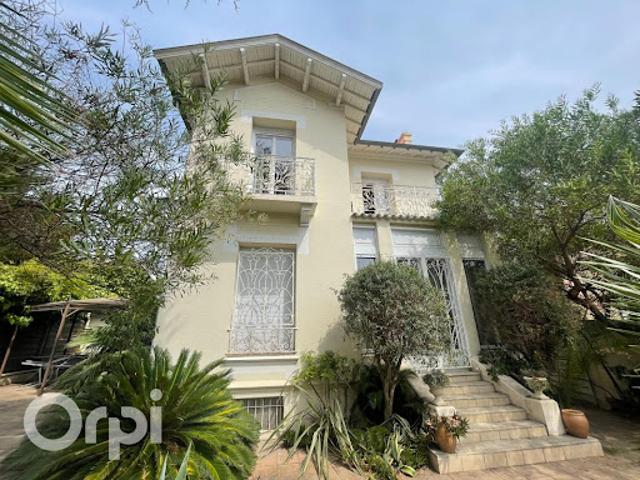 Villa avec terrasse