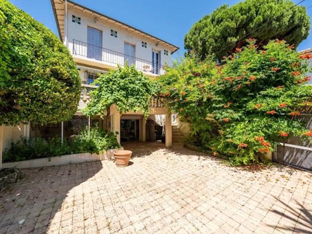 Villa avec terrasse