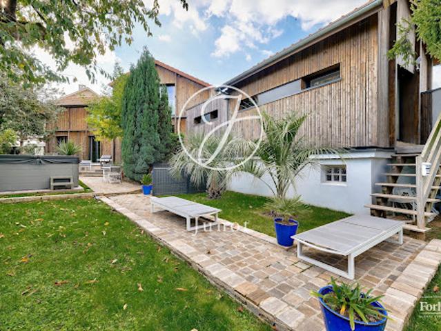 Villa avec terrasse