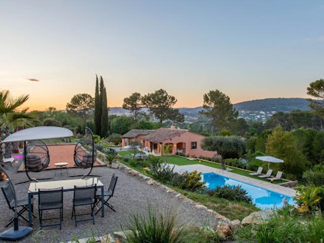 Villa avec terrasse