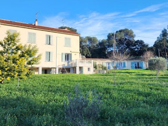 Villa avec terrasse