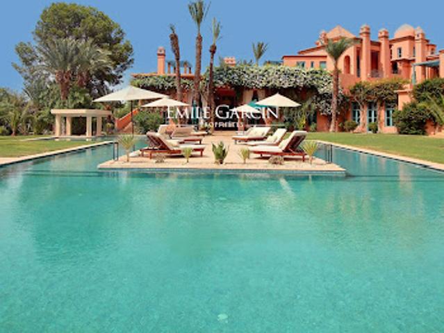 Villa avec terrasse