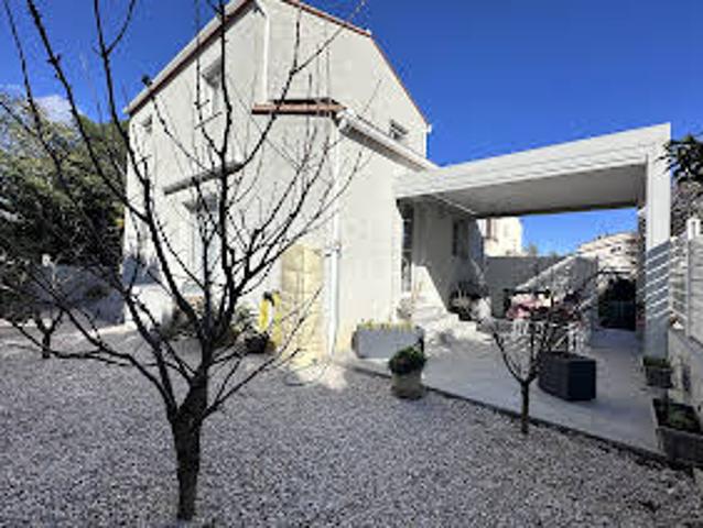 Maison avec jardin et terrasse