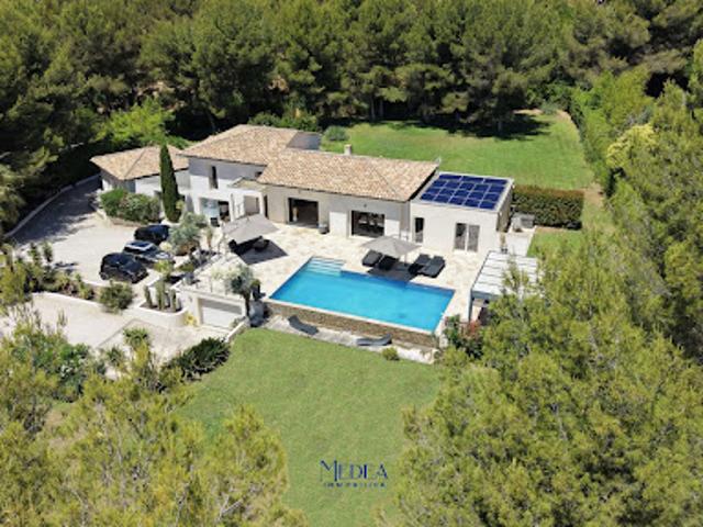 Villa avec terrasse