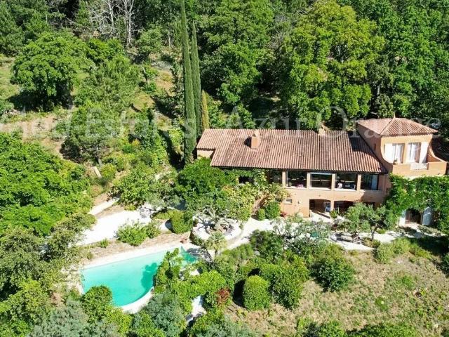 Villa au calme sur grand terrain vue mer! 200m² La Garde Freinet