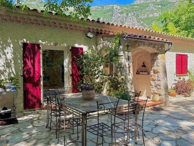 Villa avec vue avec piscine, pool house et vue magnifique su