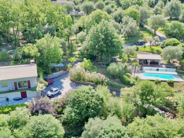Villa avec vue avec piscine, pool house et vue magnifique su