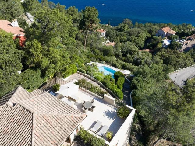 Villa avec vue mer dominante sur les hauteurs de Théoule sur. 160m² Théoule sur Mer