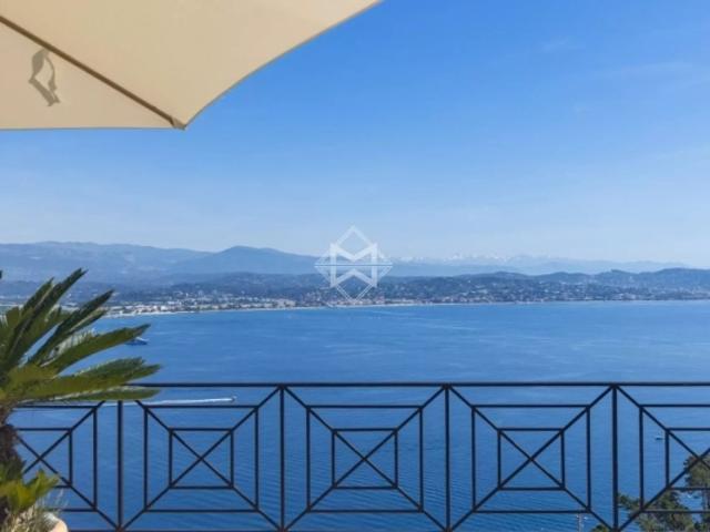 Villa avec vue mer dominante sur les hauteurs de Théoule sur Mer
