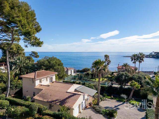 Villa avec vue mer et accès direct à la mer 132m² Antibes