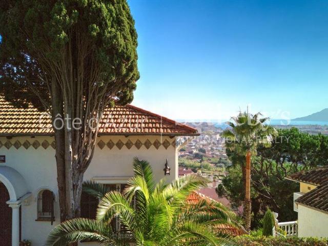 Villa avec vue mer et Estérel Croix des Gardes, Cannes 195m² Cannes