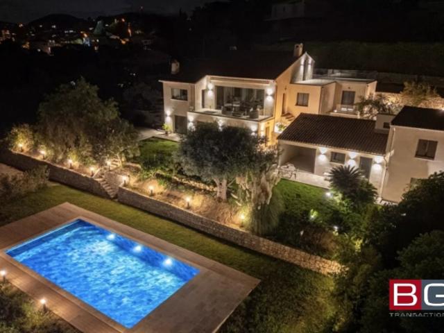 VILLA AVEC VUE MER, PISCINE & MAISON D'AMIS