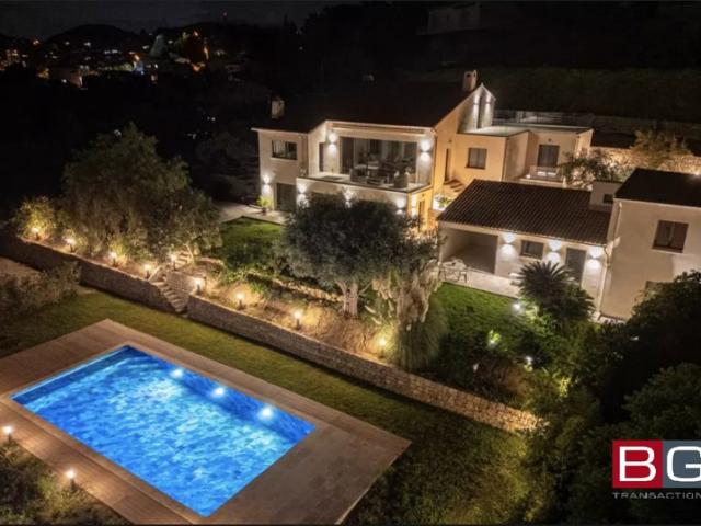 VILLA AVEC VUE MER, PISCINE & MAISON D'AMIS