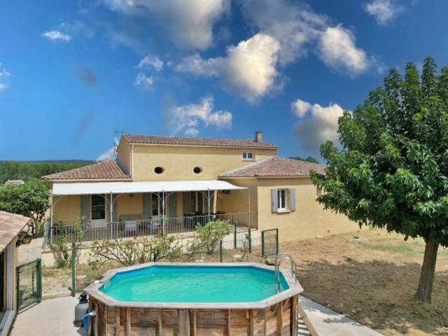 Villa avec vue panoramique à 15 minutes d'Uzès
