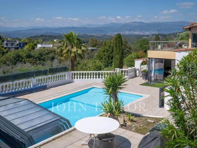 Villa avec vue panoramique et piscine – Croix des Gardes