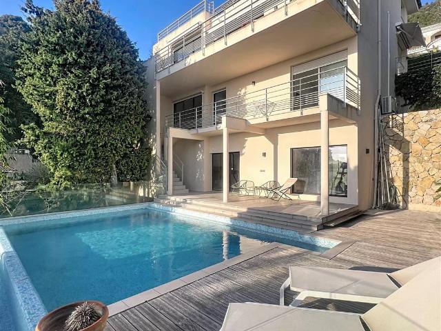 Villa avec vue panoramique sur la mer dans le quartier prest. 208m² Menton