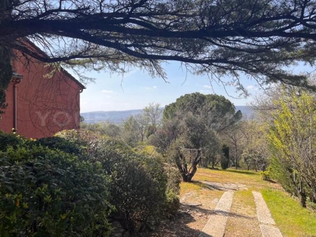 VILLA AVEC VUE PROCHE VILLAGE